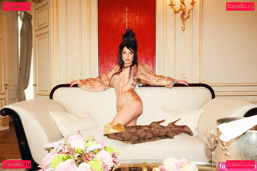 Halsey Onlyfans Photo Gallery 