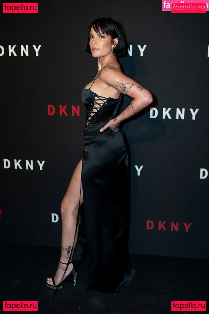 Halsey Onlyfans Photo Gallery 