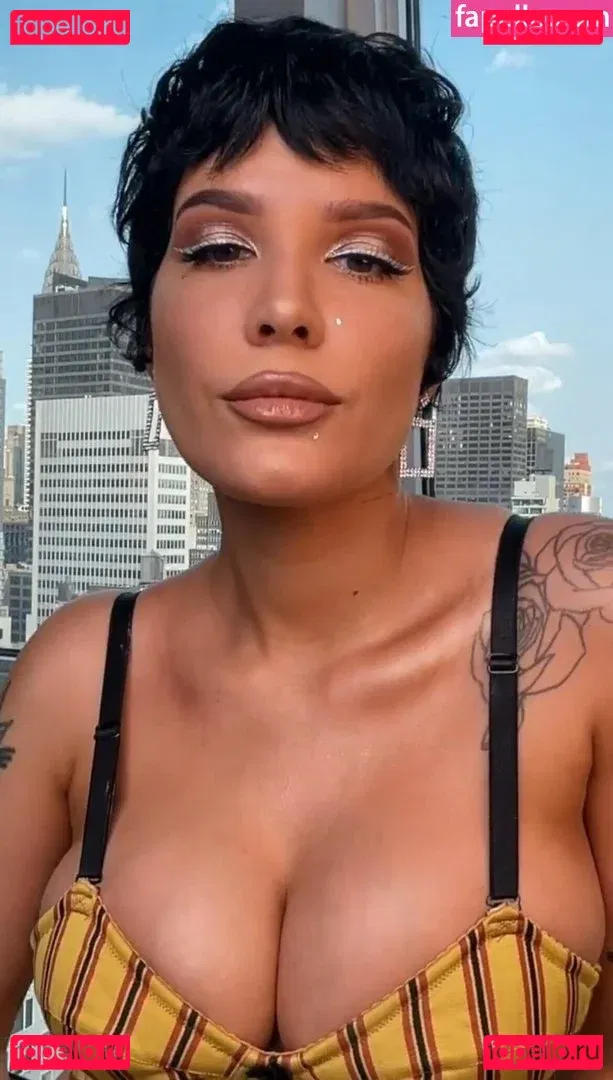 Halsey Onlyfans Photo Gallery 