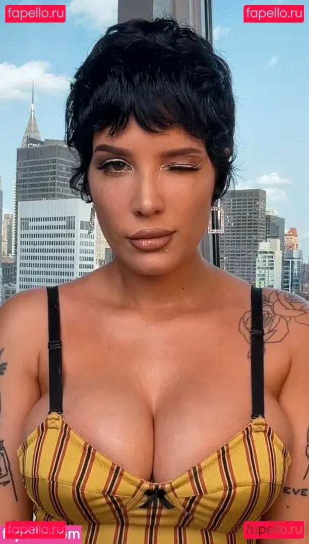 Halsey Onlyfans Photo Gallery 