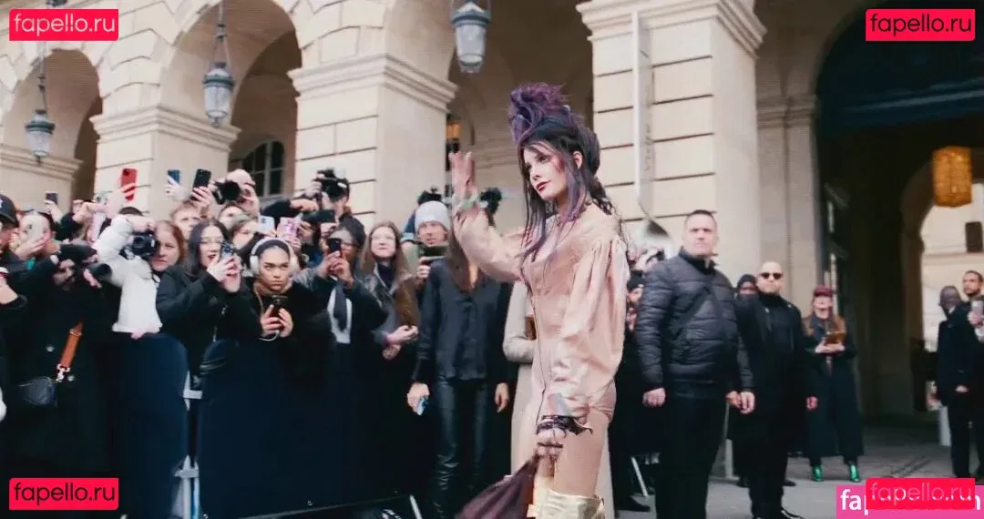 Halsey Onlyfans Photo Gallery 