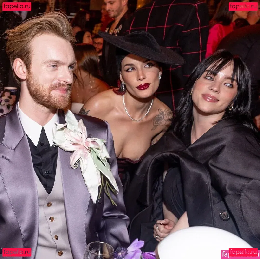 Halsey Onlyfans Photo Gallery 