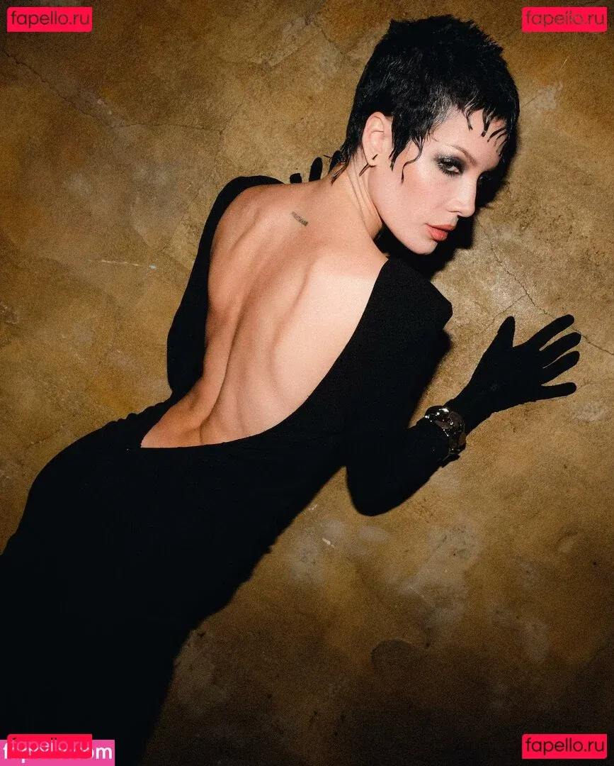 Halsey Onlyfans Photo Gallery 