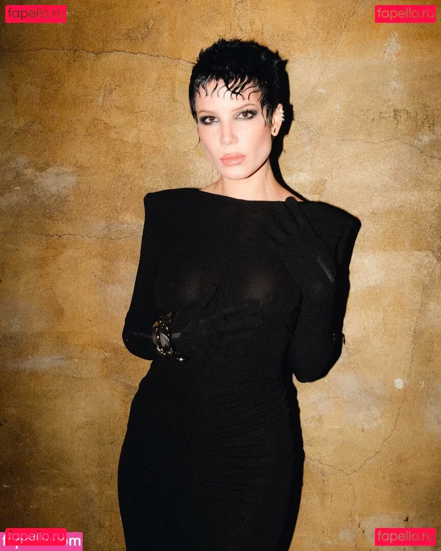 Halsey Onlyfans Photo Gallery 