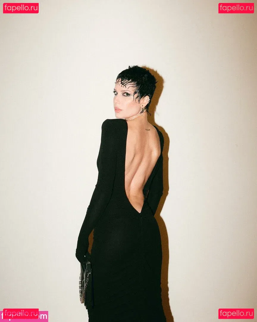 Halsey Onlyfans Photo Gallery 