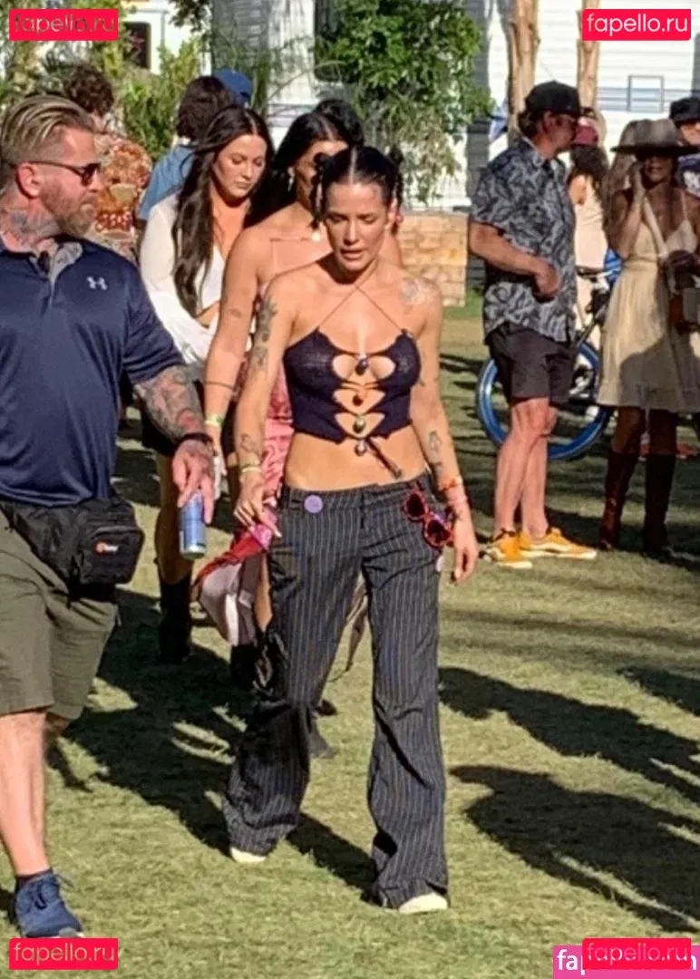 Halsey Onlyfans Photo Gallery 