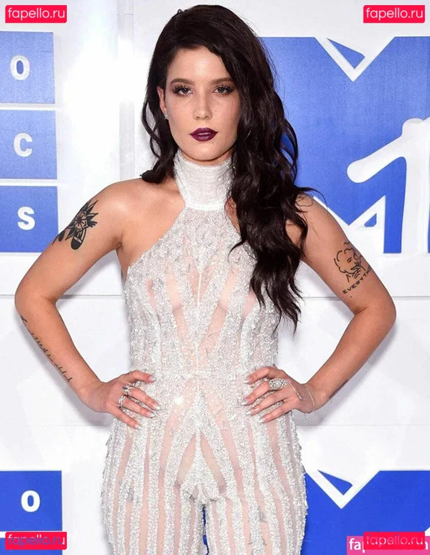 Halsey Onlyfans Photo Gallery 
