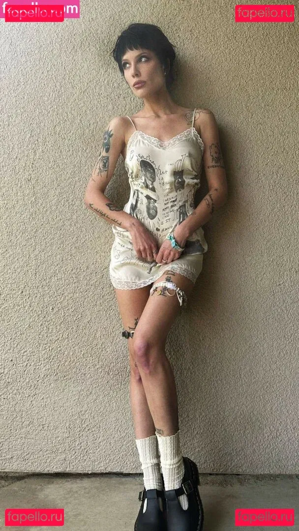 Halsey Onlyfans Photo Gallery 