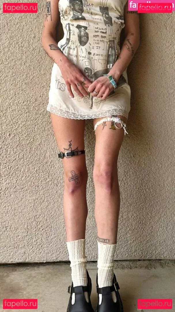 Halsey Onlyfans Photo Gallery 