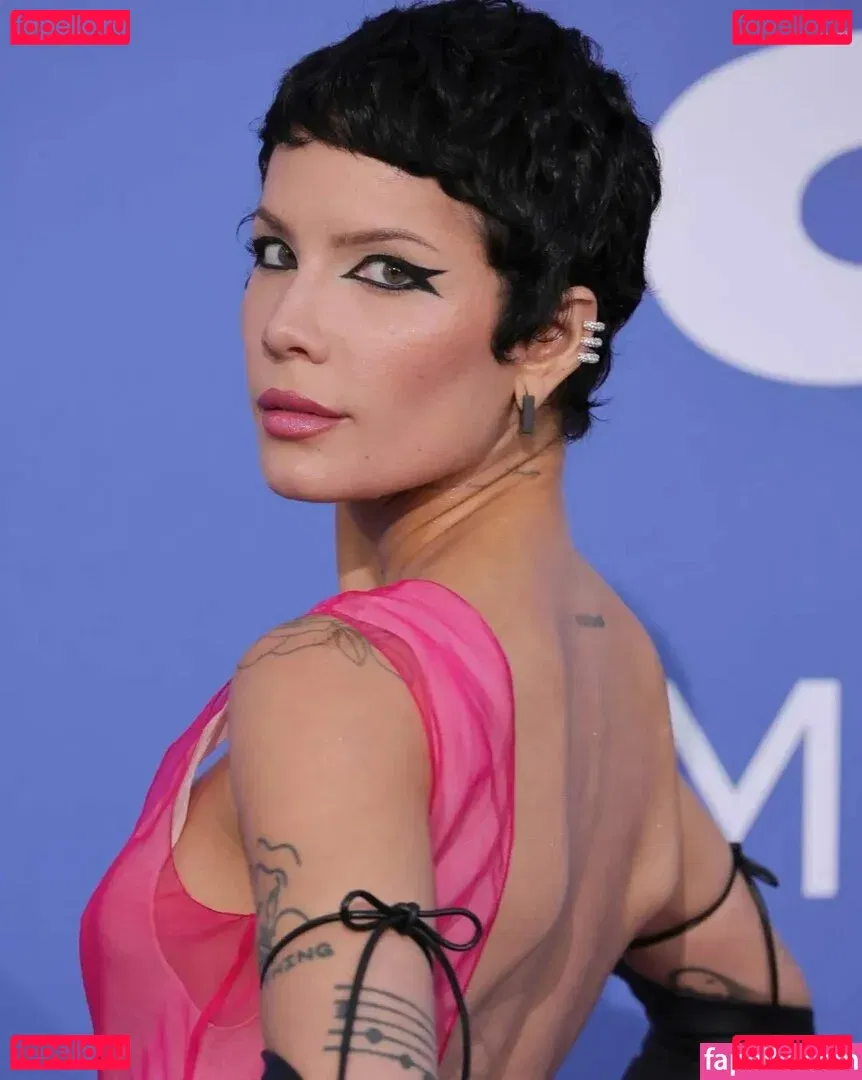 Halsey Onlyfans Photo Gallery 