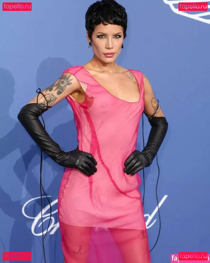 Halsey Onlyfans Photo Gallery 