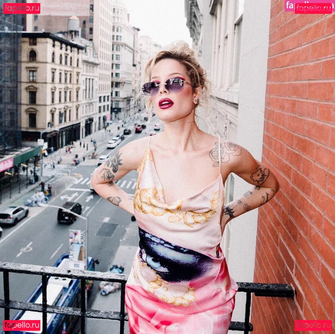 Halsey Onlyfans Photo Gallery 