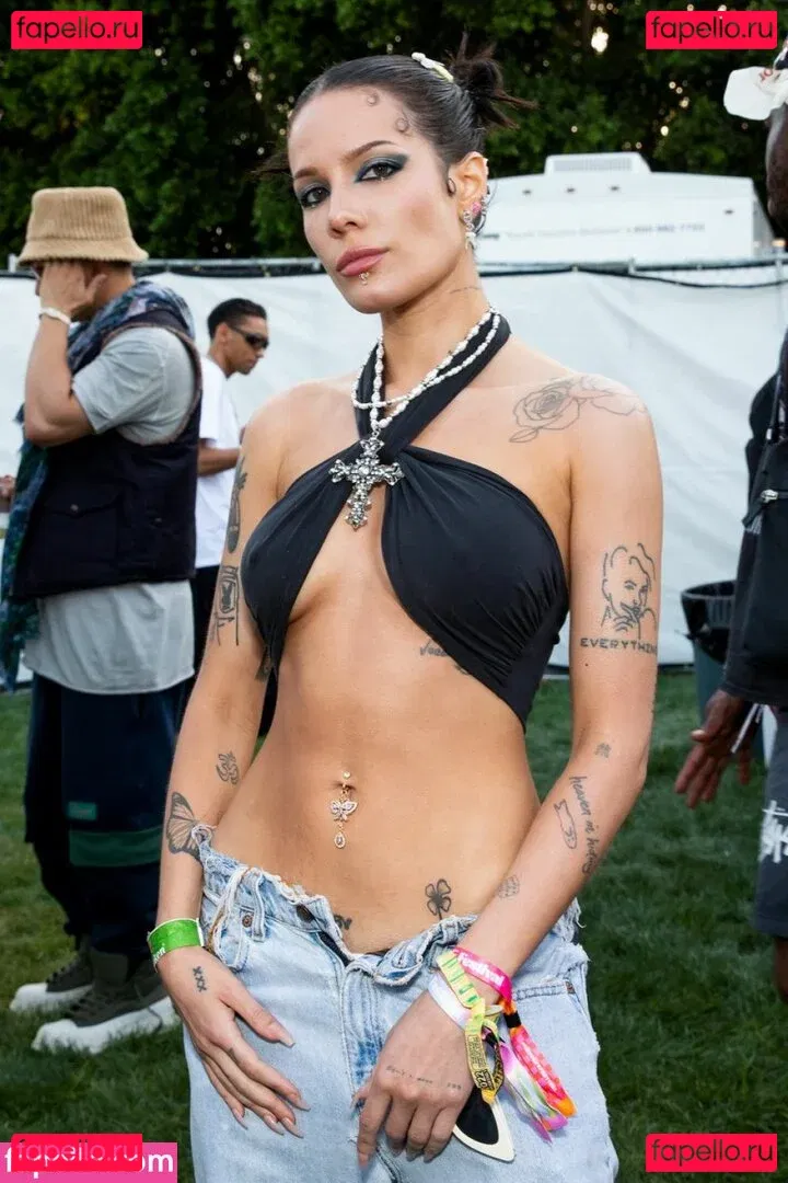 Halsey Onlyfans Photo Gallery 