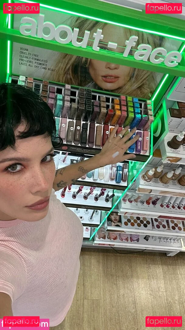 Halsey Onlyfans Photo Gallery 