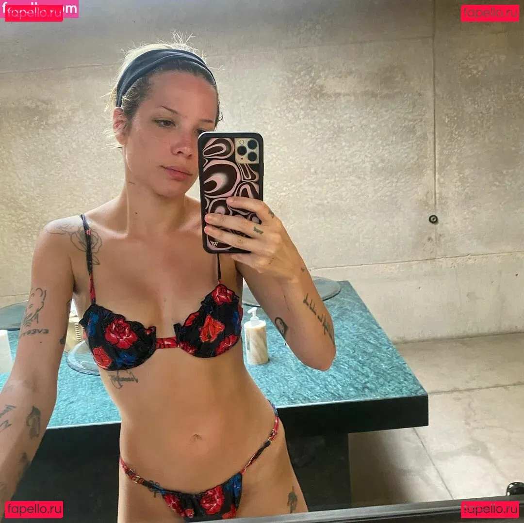 Halsey Onlyfans Photo Gallery 