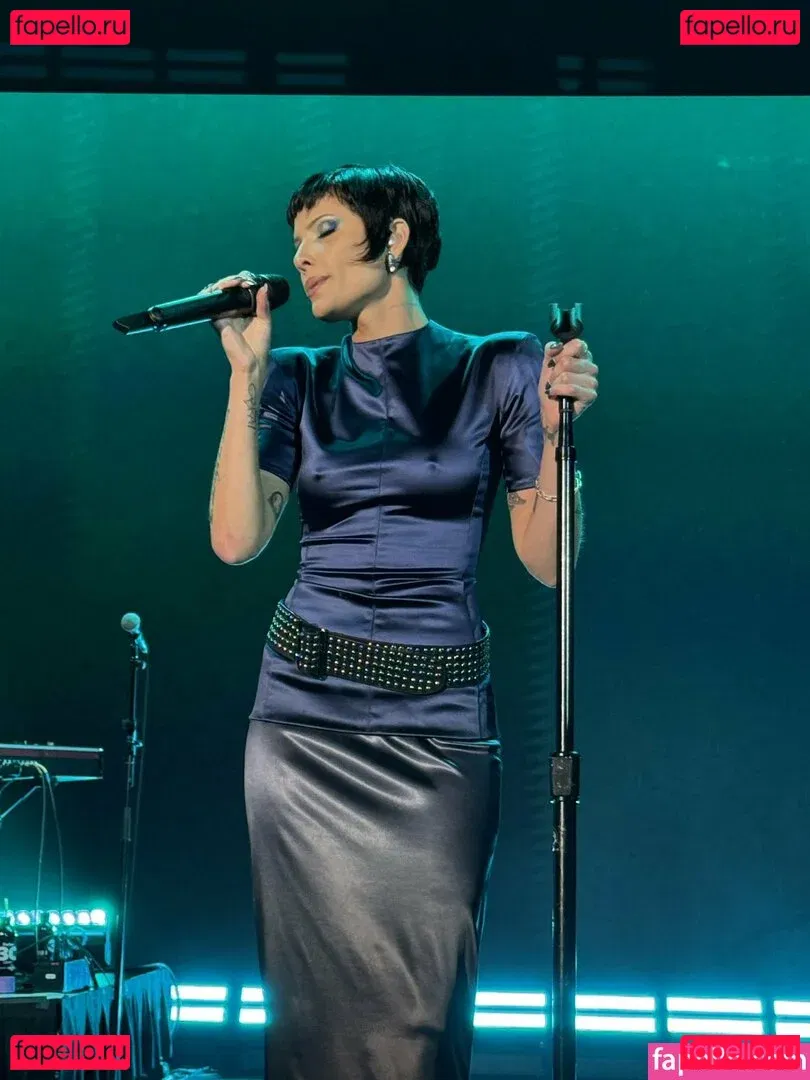 Halsey Onlyfans Photo Gallery 