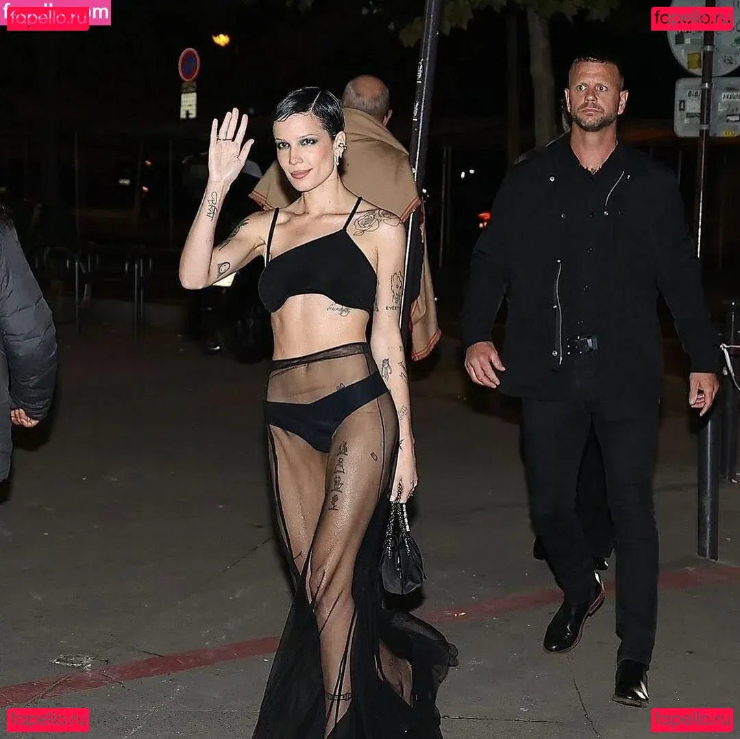 Halsey Onlyfans Photo Gallery 