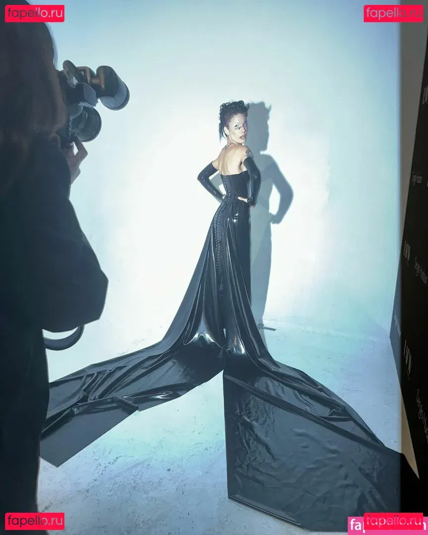 Halsey Onlyfans Photo Gallery 