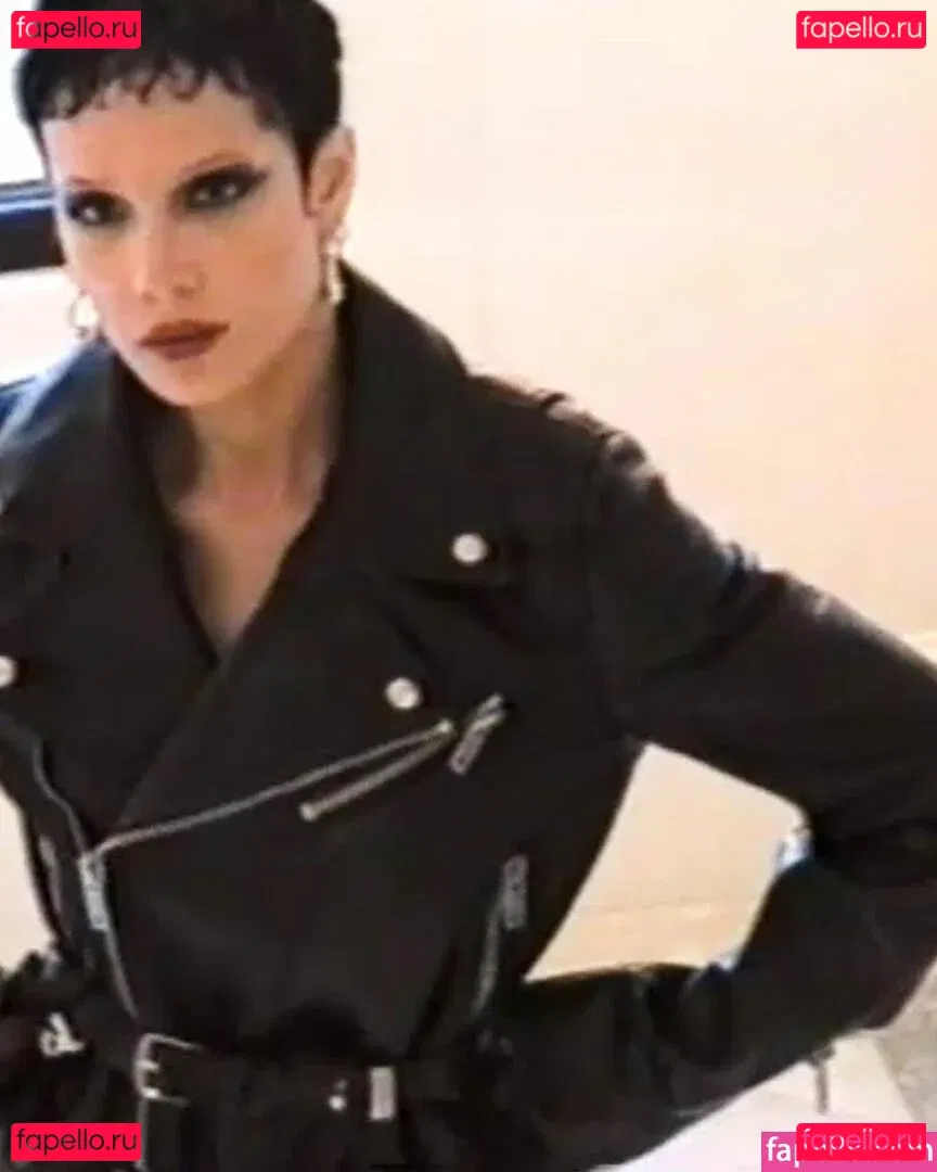 Halsey Onlyfans Photo Gallery 