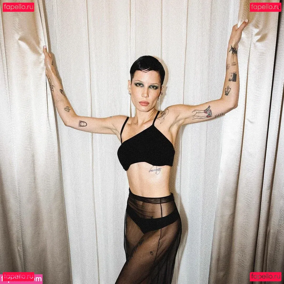 Halsey Onlyfans Photo Gallery 