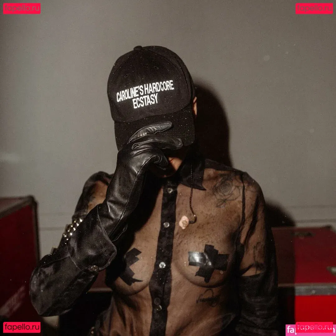 Halsey Onlyfans Photo Gallery 