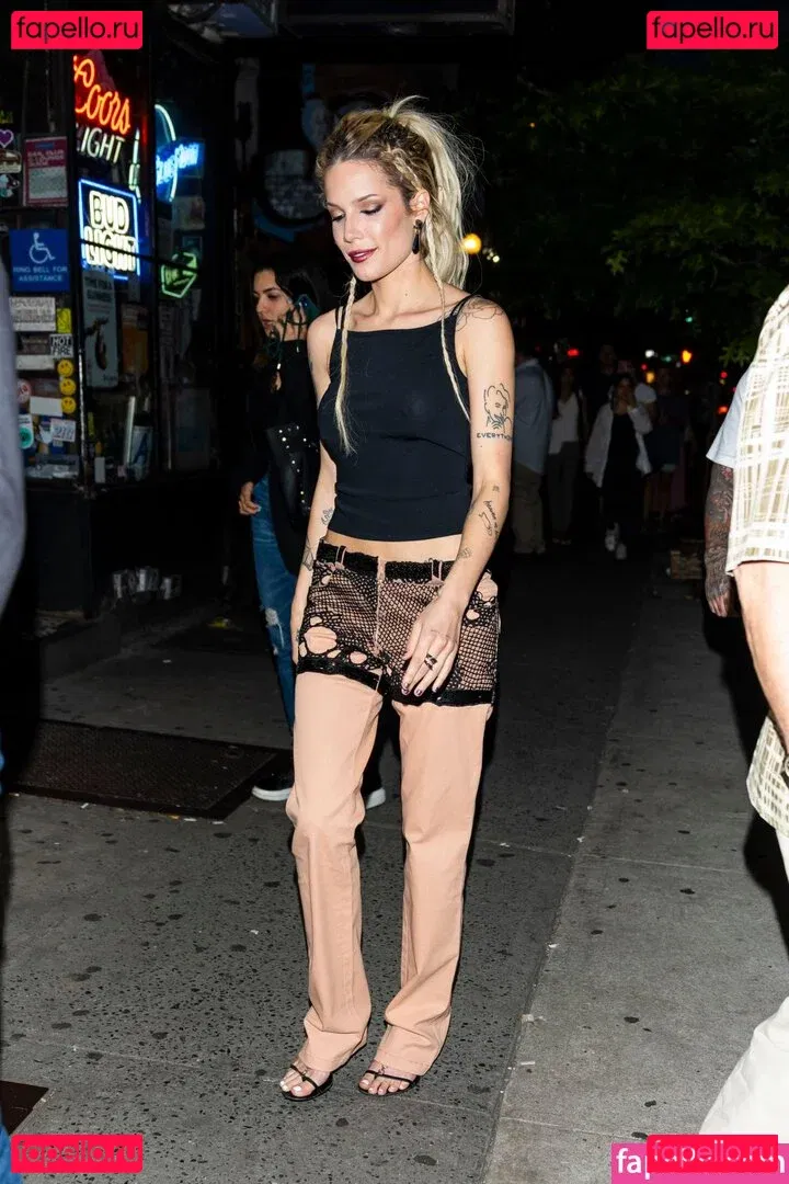 Halsey Onlyfans Photo Gallery 