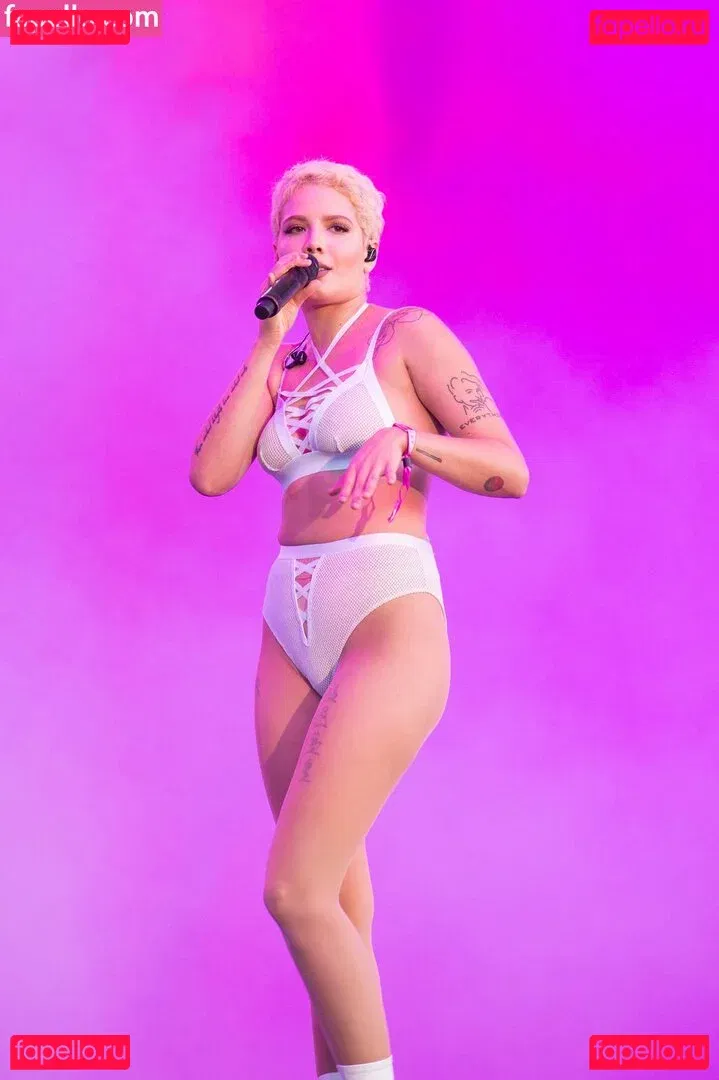 Halsey Onlyfans Photo Gallery 