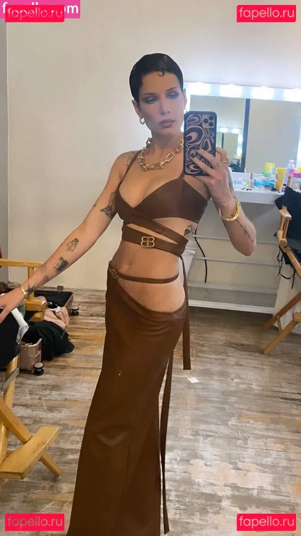 Halsey Onlyfans Photo Gallery 