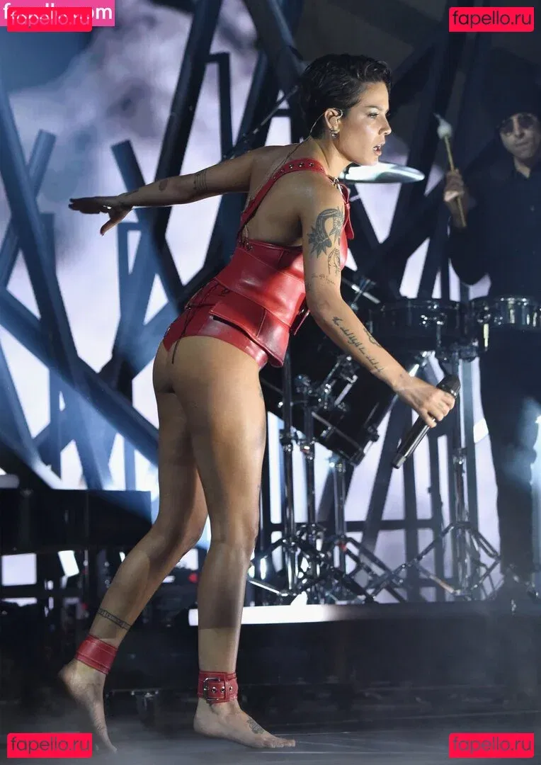 Halsey Onlyfans Photo Gallery 