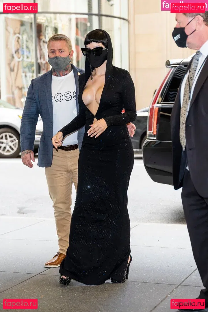 Halsey Onlyfans Photo Gallery 