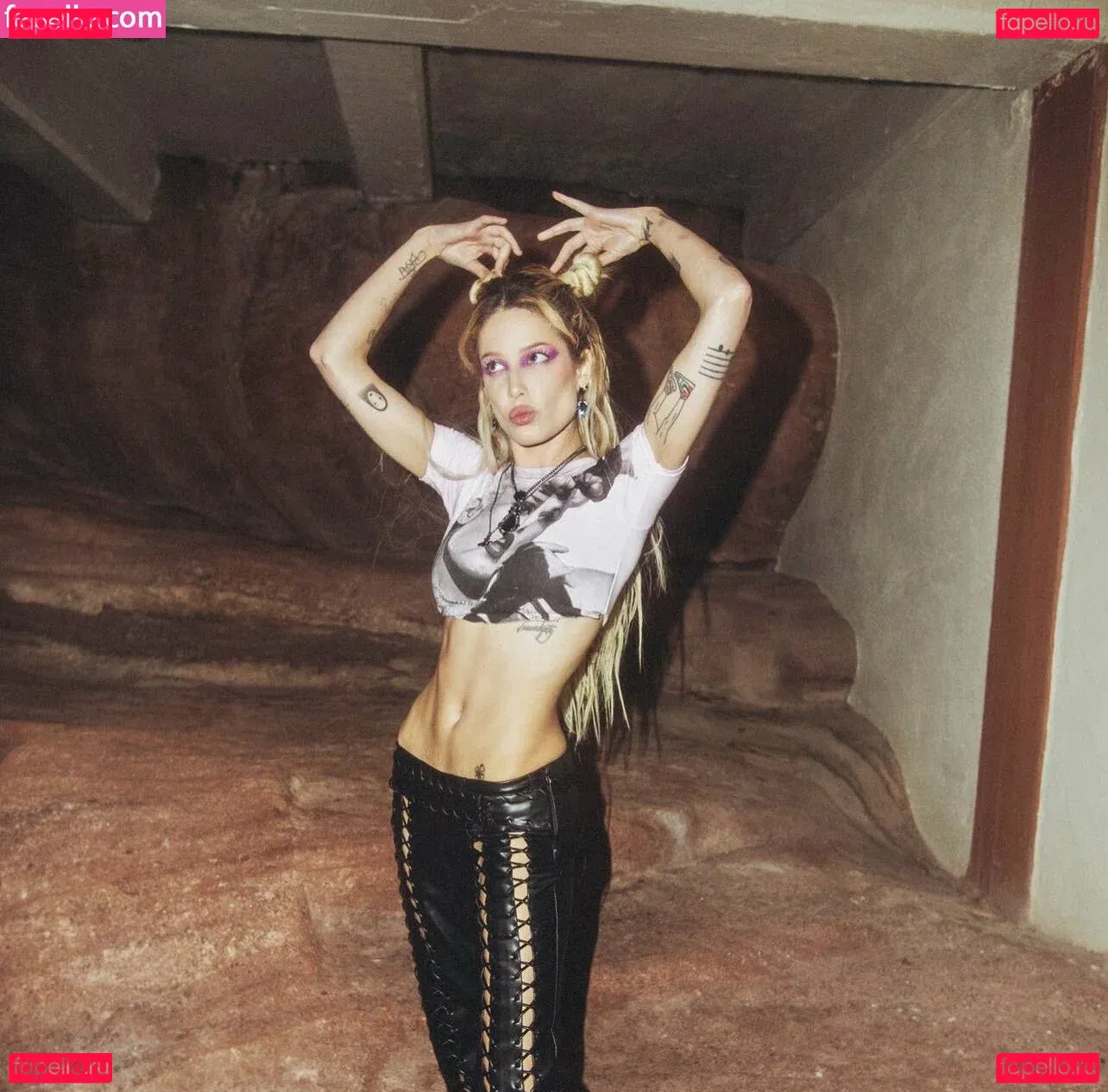 Halsey Onlyfans Photo Gallery 