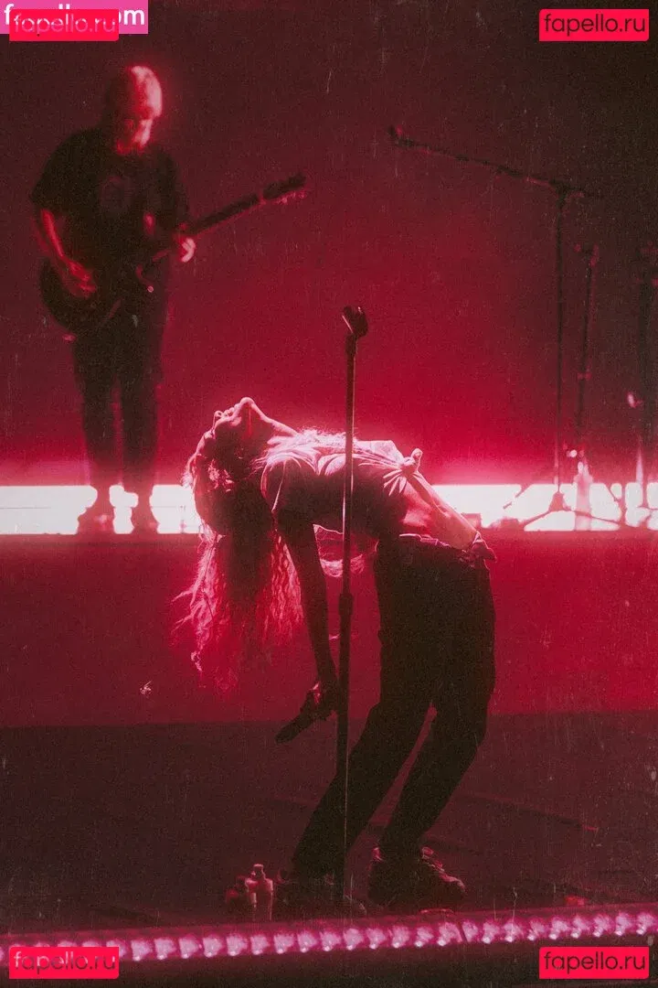 Halsey Onlyfans Photo Gallery 