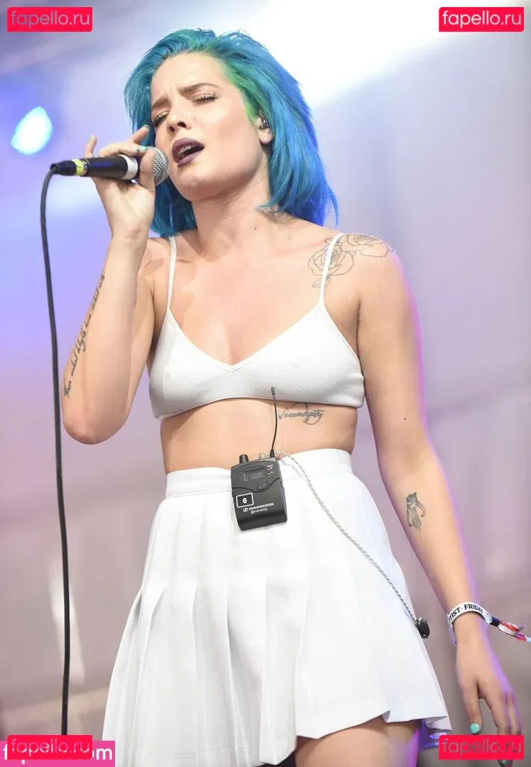 Halsey Onlyfans Photo Gallery 