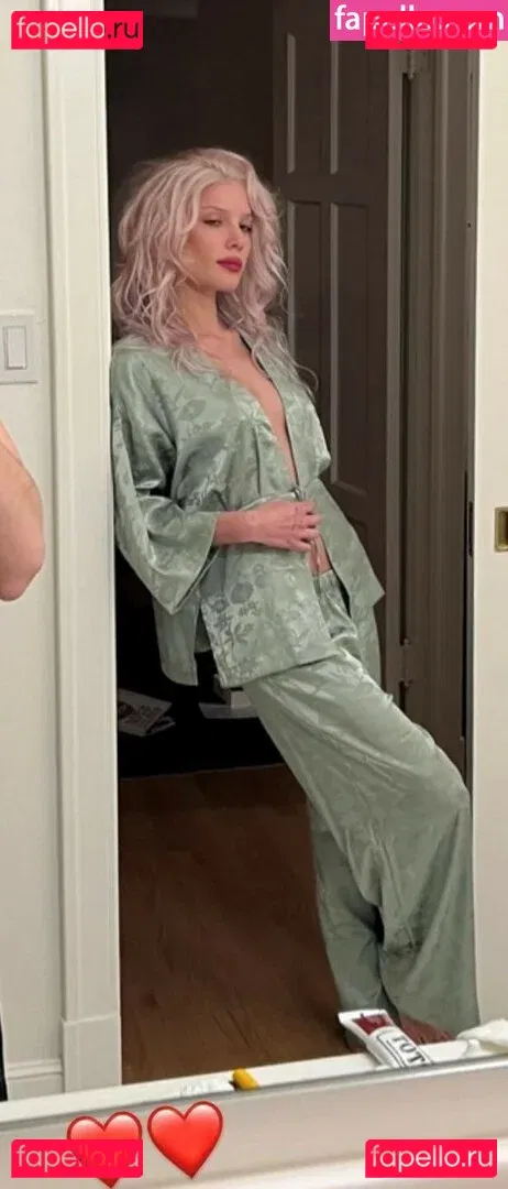 Halsey Onlyfans Photo Gallery 