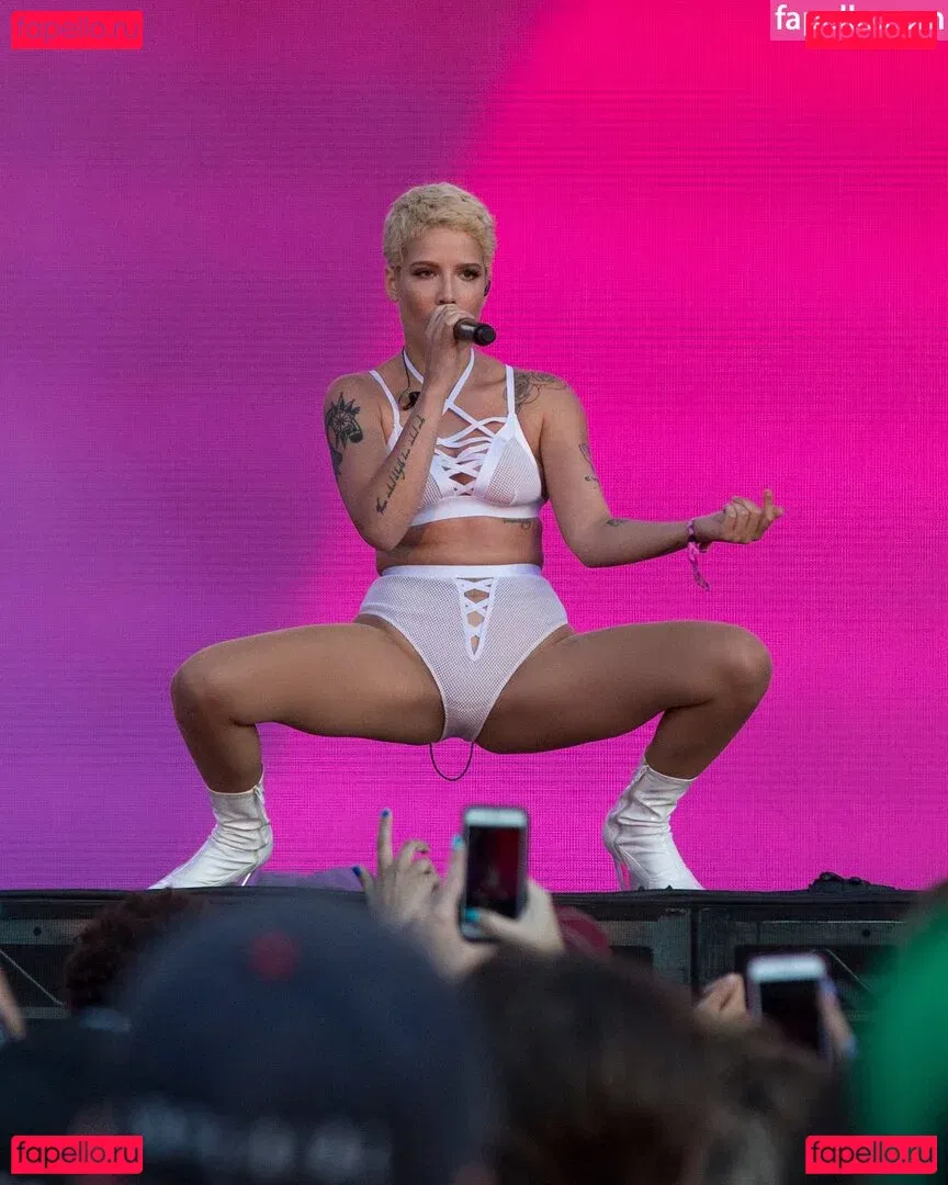 Halsey Onlyfans Photo Gallery 