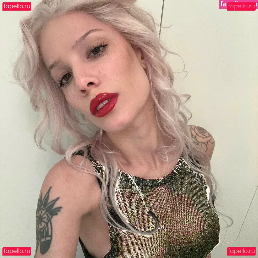 Halsey Onlyfans Photo Gallery 