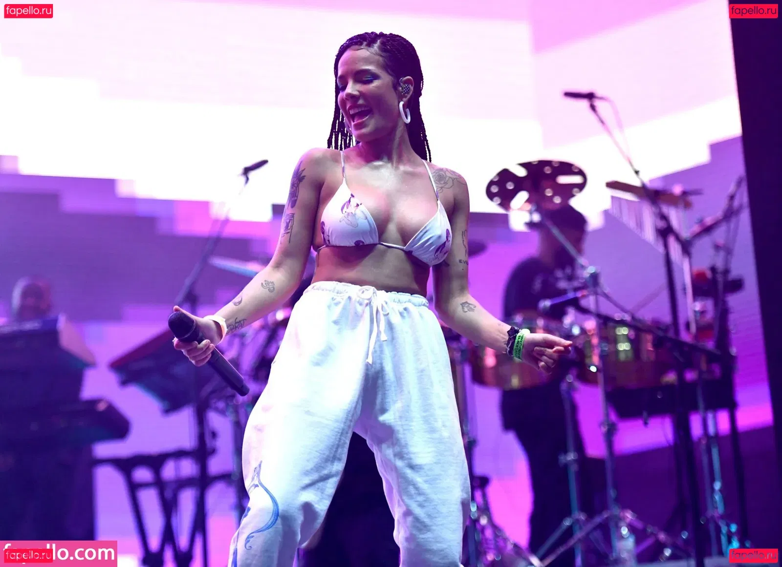 Halsey Onlyfans Photo Gallery 