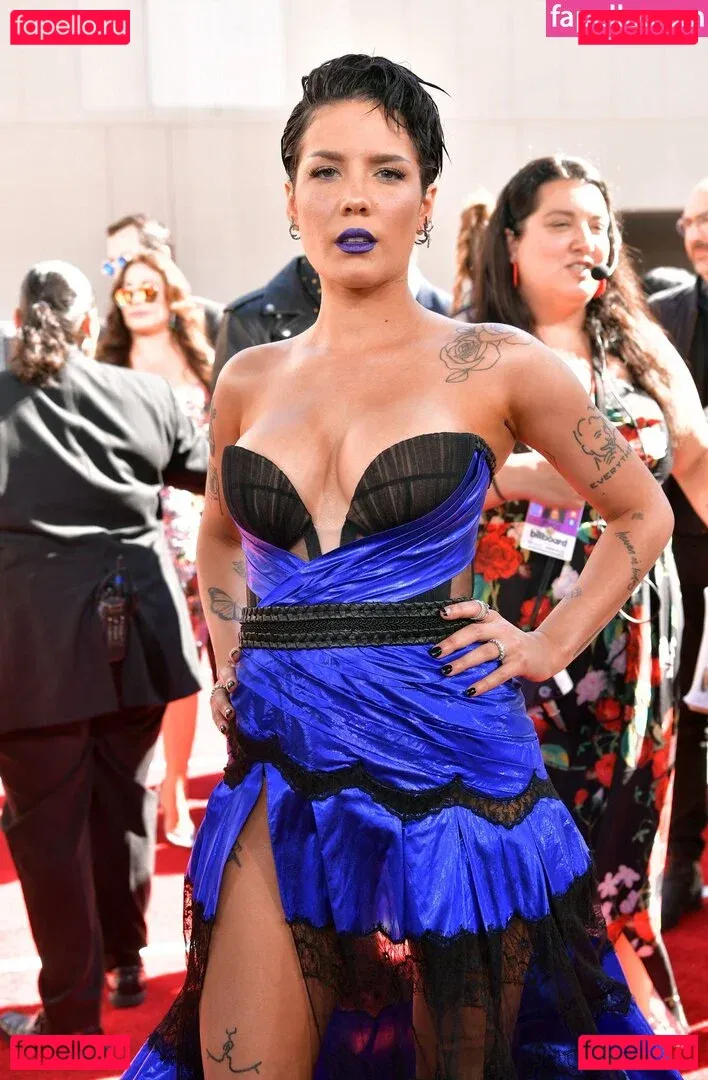 Halsey Onlyfans Photo Gallery 