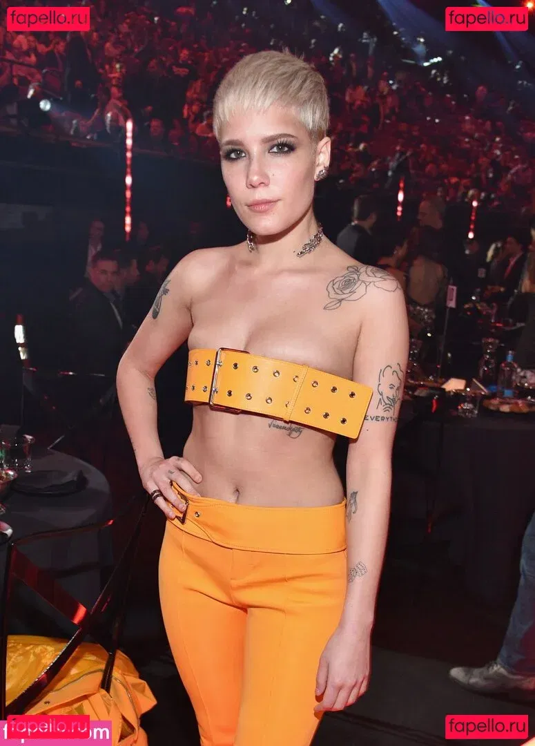 Halsey Onlyfans Photo Gallery 