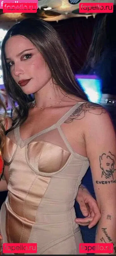 Halsey Onlyfans Photo Gallery 