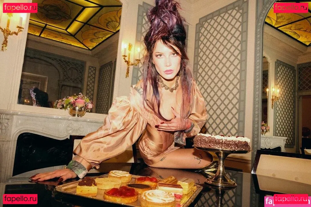 Halsey Onlyfans Photo Gallery 