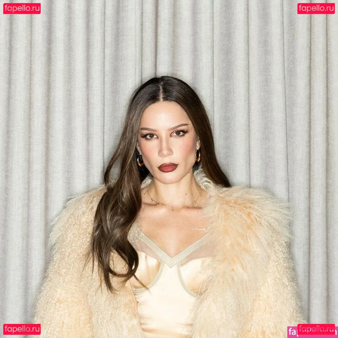 Halsey Onlyfans Photo Gallery 