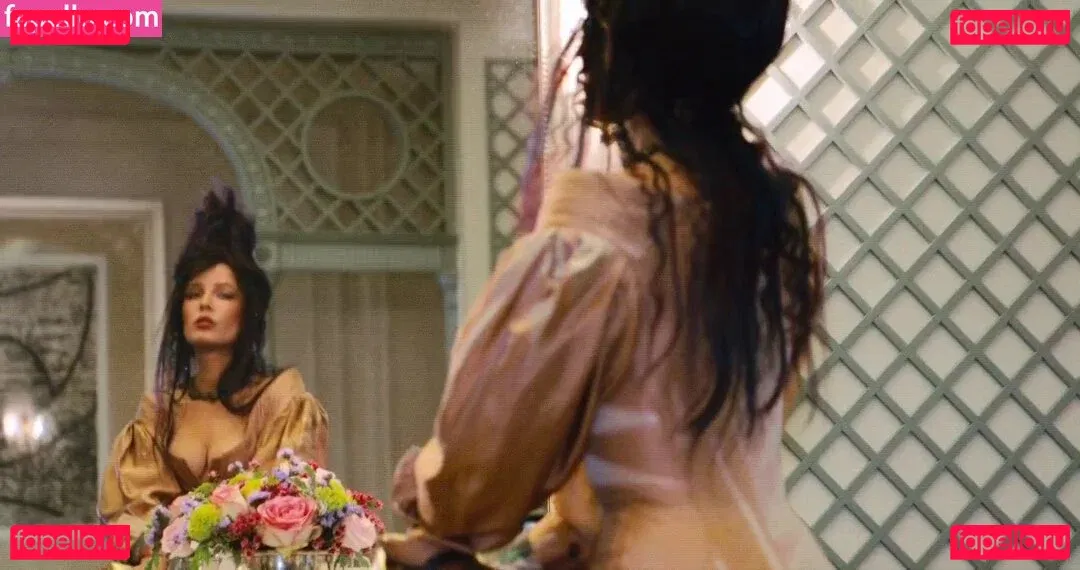 Halsey Onlyfans Photo Gallery 