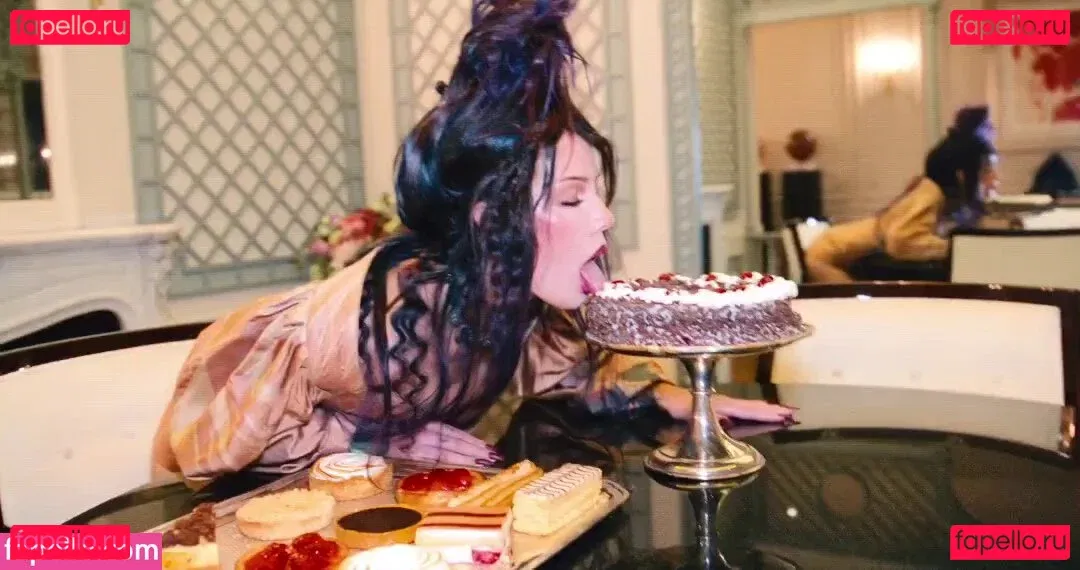 Halsey Onlyfans Photo Gallery 