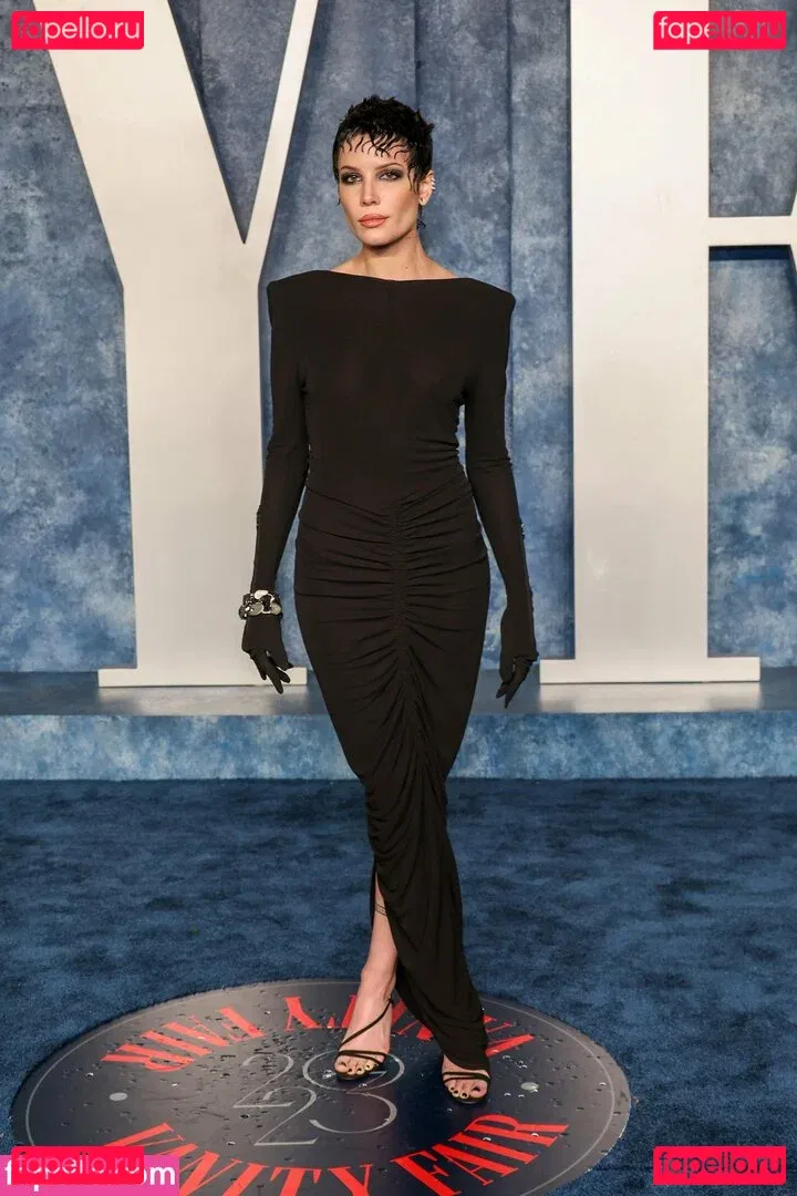 Halsey Onlyfans Photo Gallery 