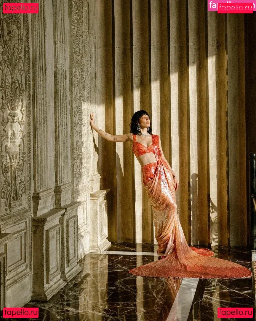 Halsey Onlyfans Photo Gallery 