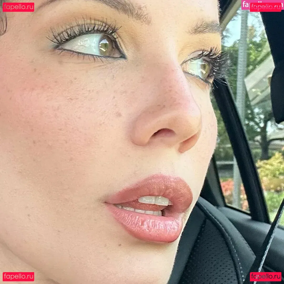 Halsey Onlyfans Photo Gallery 