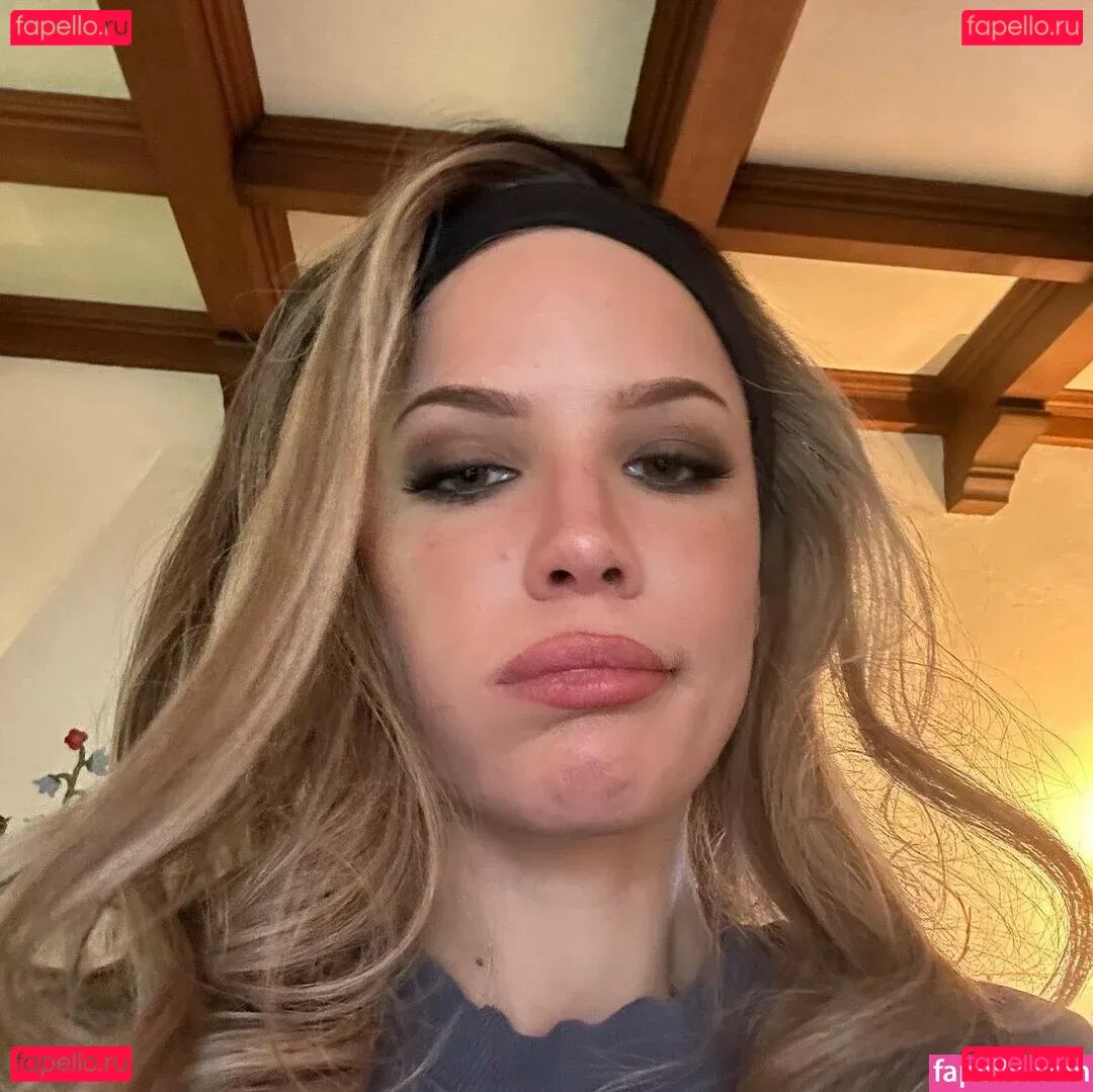 Halsey Onlyfans Photo Gallery 