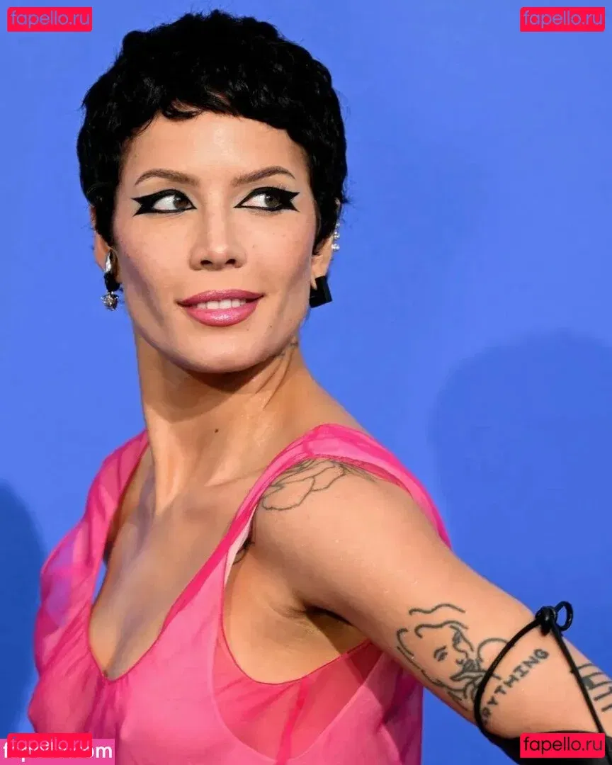 Halsey Onlyfans Photo Gallery 