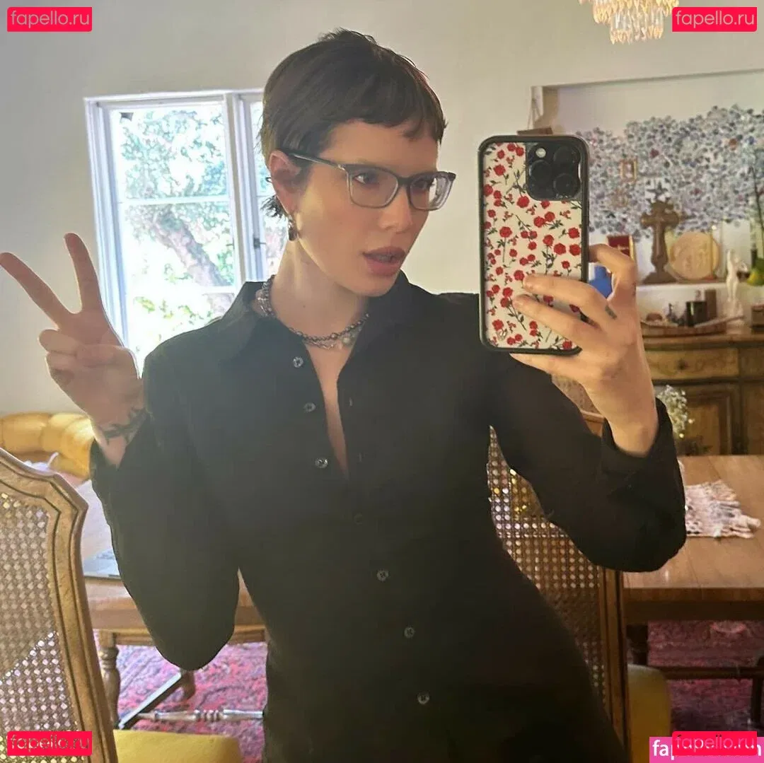 Halsey Onlyfans Photo Gallery 